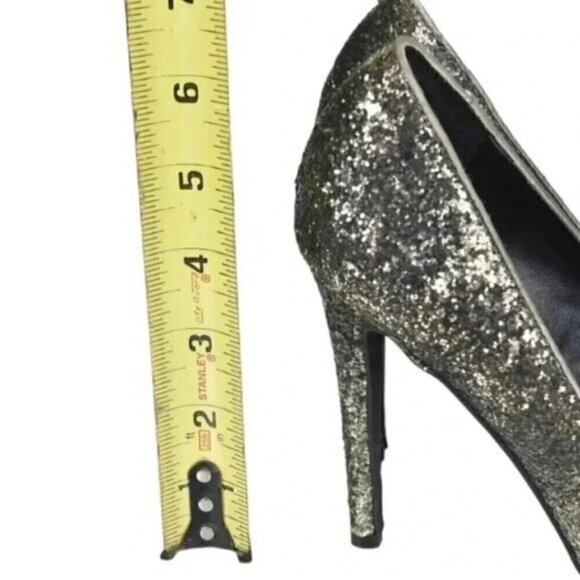 Le Chateau Gold Sequin Heels Sparkly Closed Toe Size 7 - Picture 8 of 12